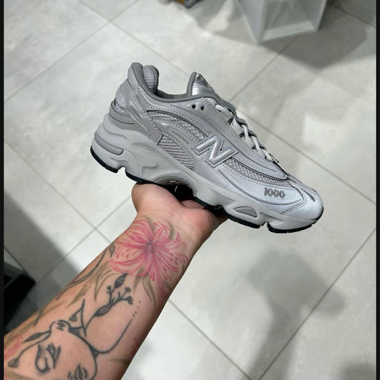 RetroCraft NB-1000 Cream Edition – Premium Street Runner