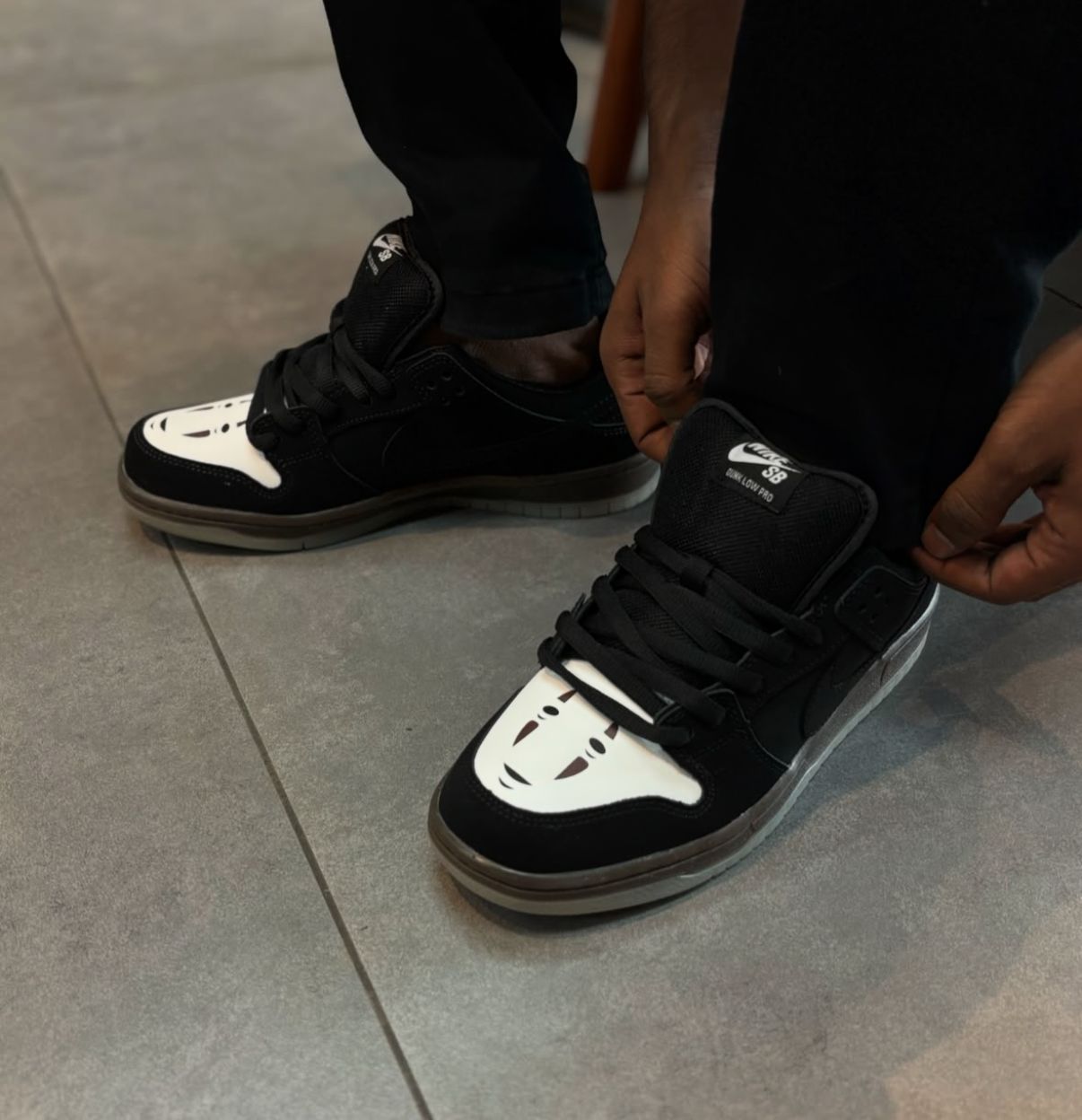 Premium Low-Top Skateboard Sneakers – No Face Design