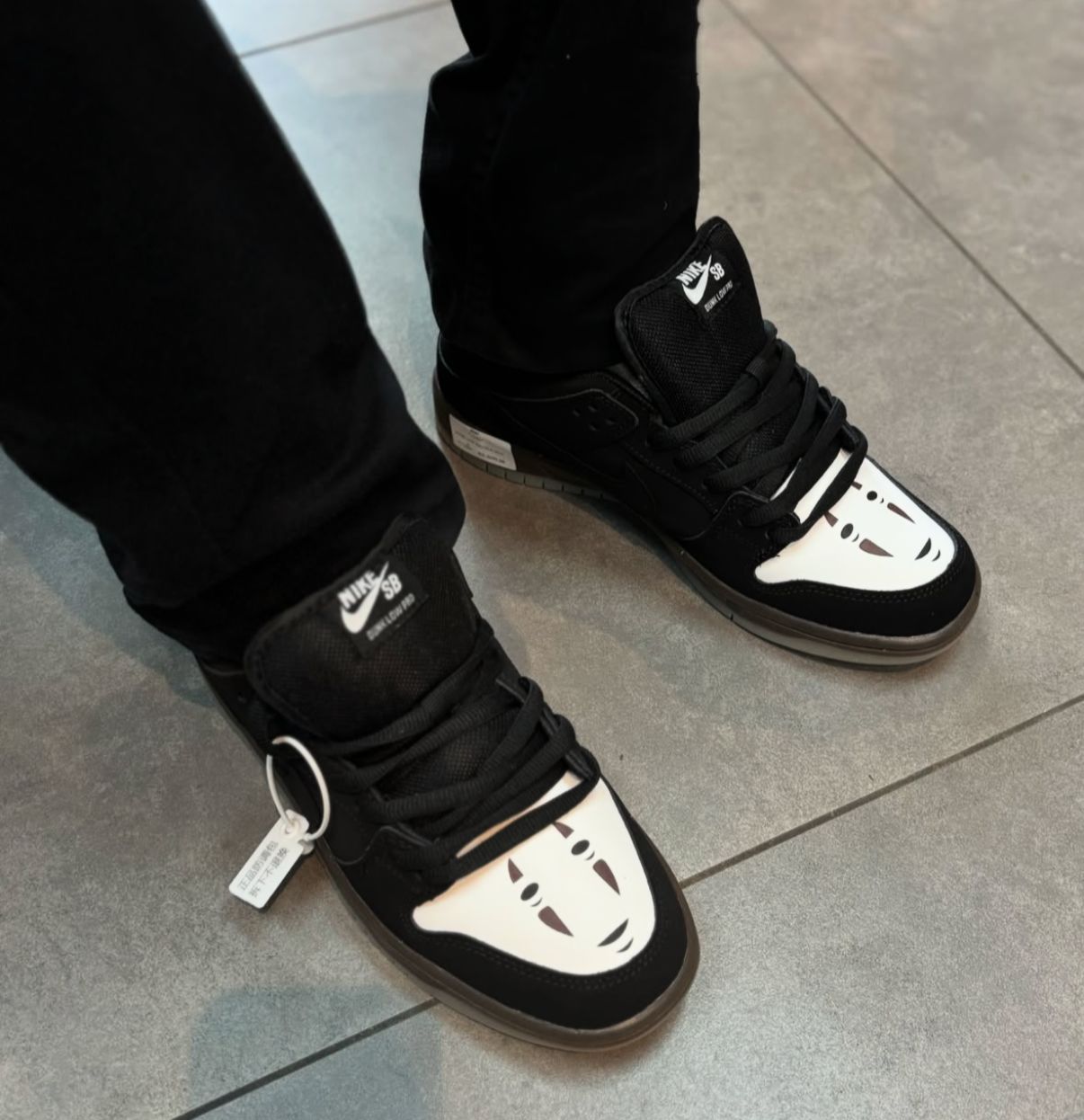 Premium Low-Top Skateboard Sneakers – No Face Design