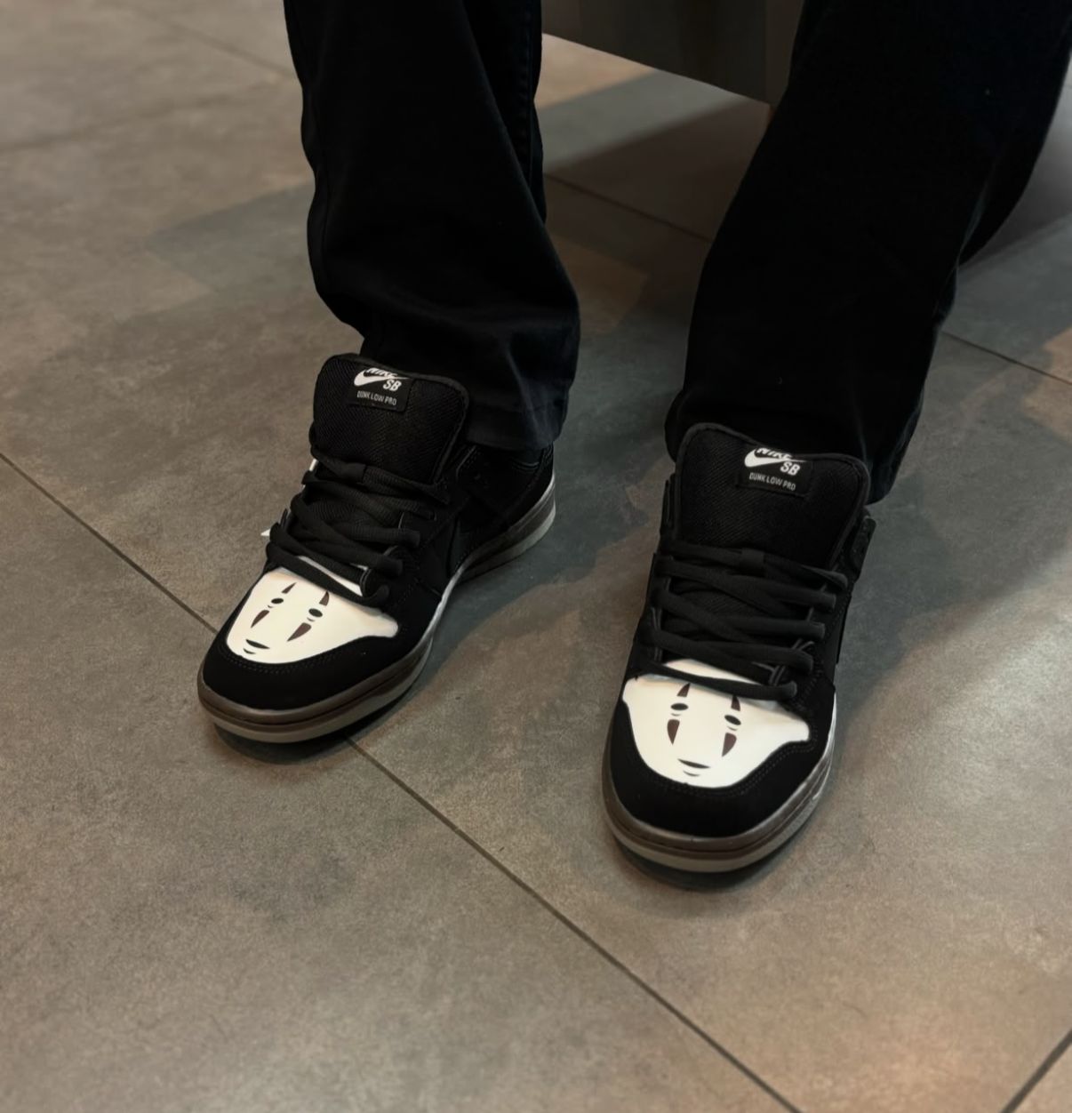 Premium Low-Top Skateboard Sneakers – No Face Design