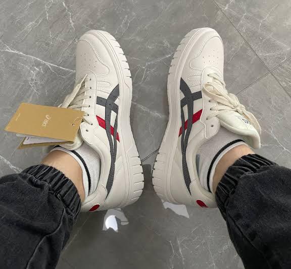 Asics Court MZ8