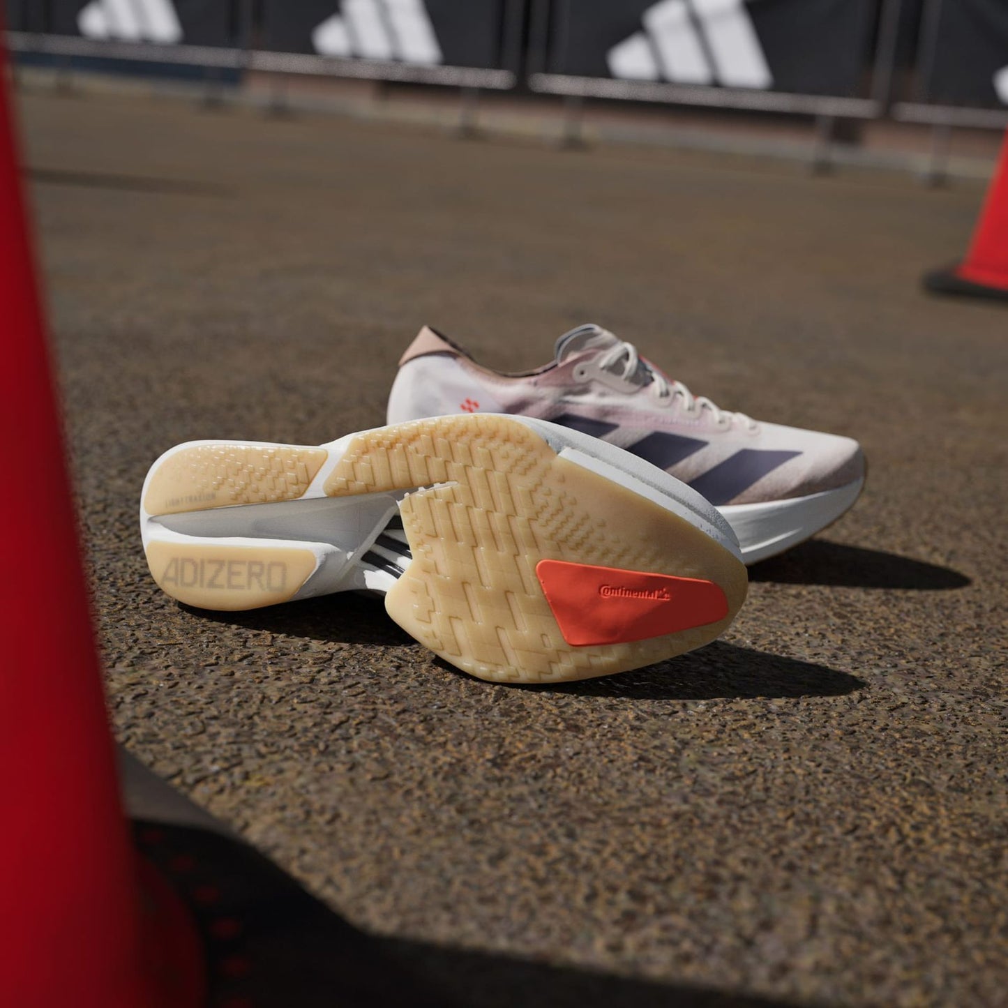 AeroSwift Z4 Women's Lightweight Running Shoes