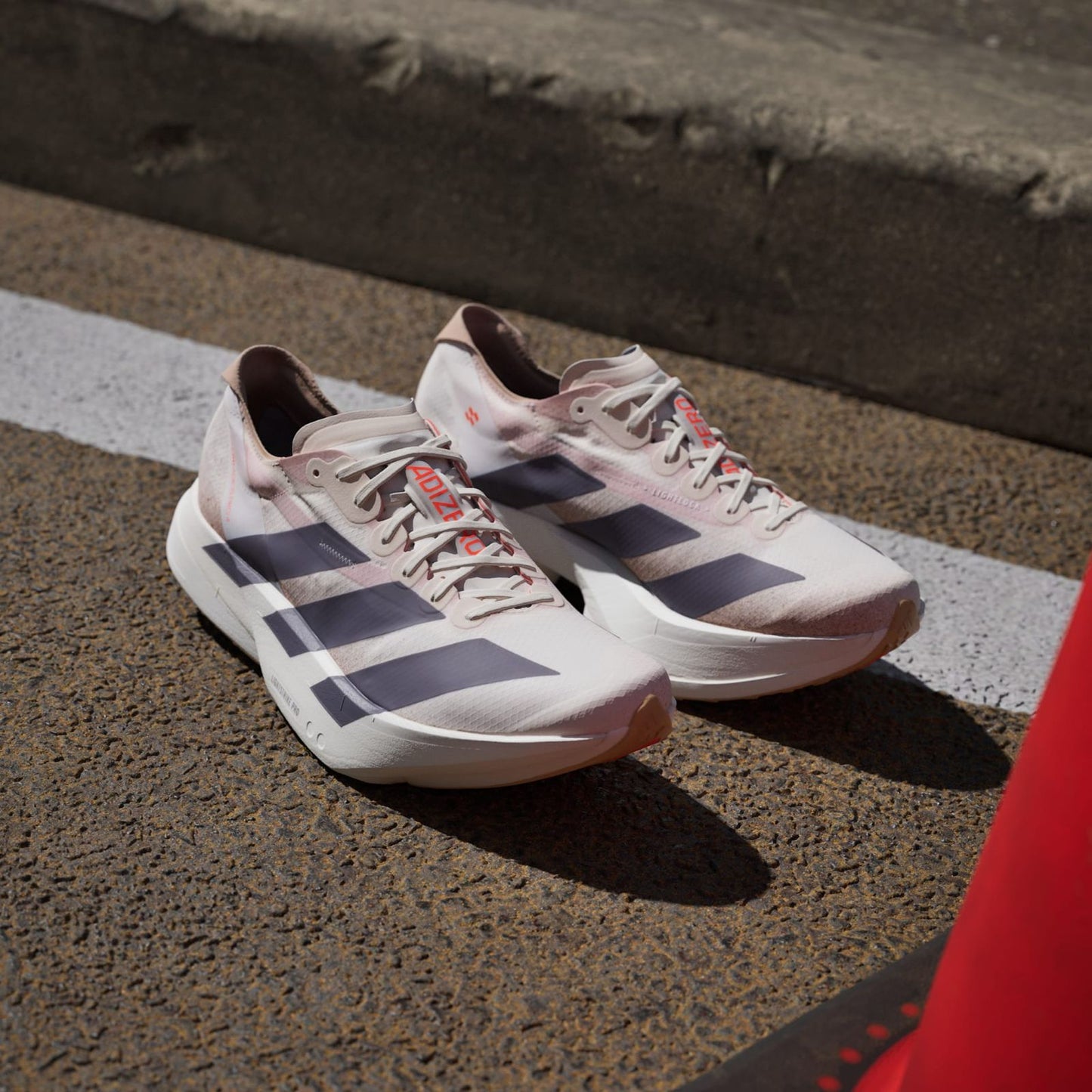 AeroSwift Z4 Women's Lightweight Running Shoes