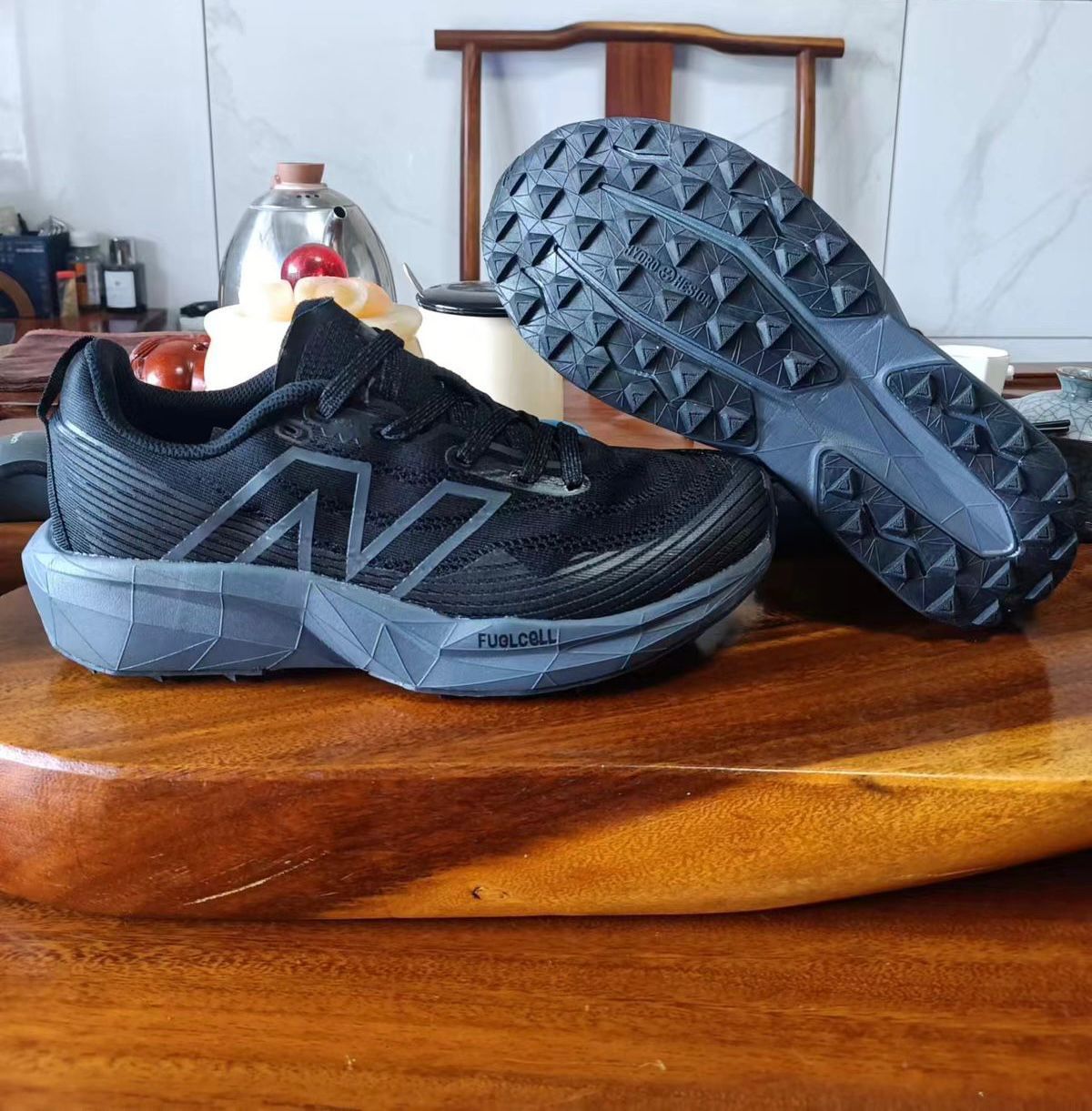 NEW BALANCE FUELCELL VENYM